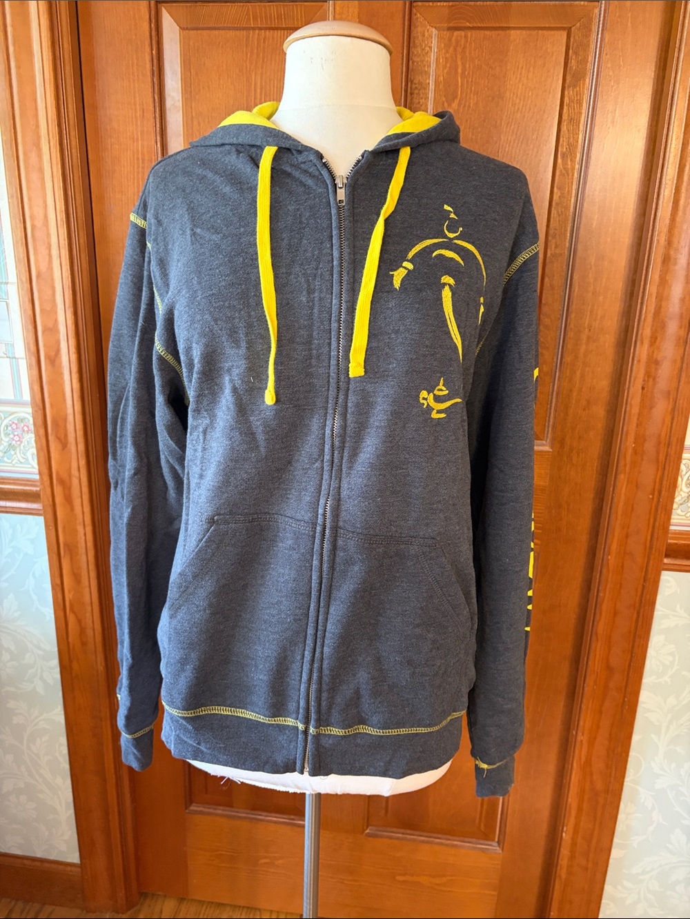 Disney Aladdin Gray and Yellow Zip Hoodie. Unisex size Large